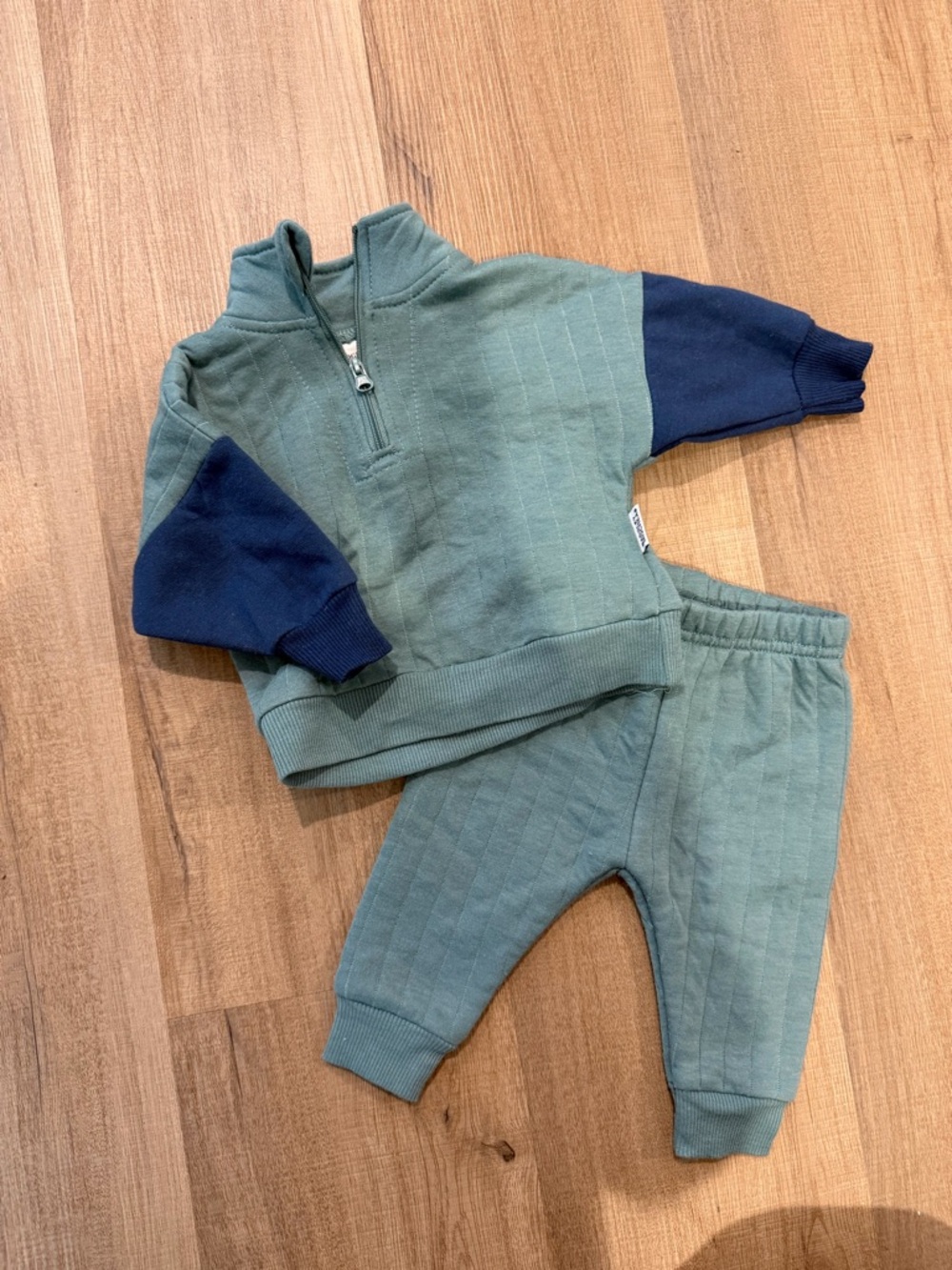 Badgley Mischka Infant Matching Set